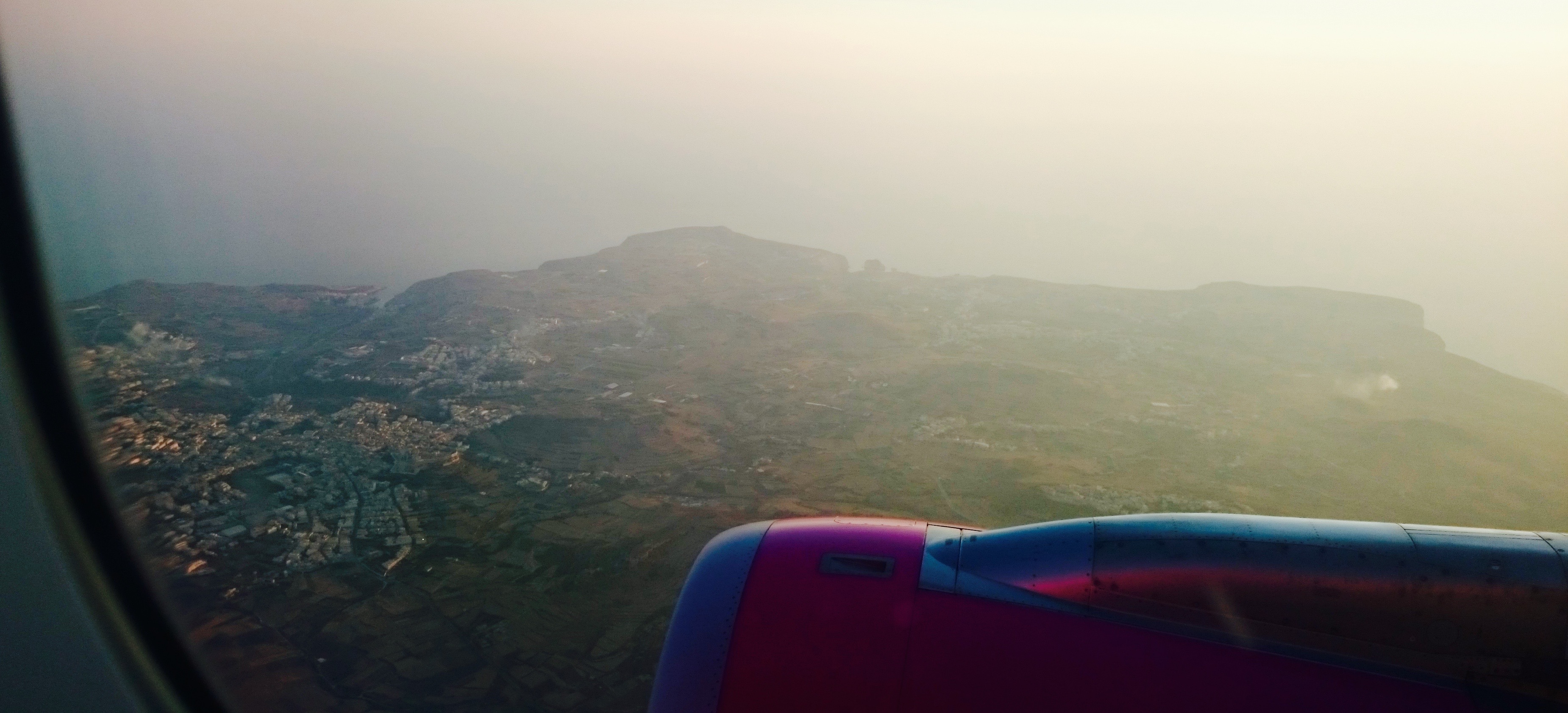 Widok na Maltę z samolotu